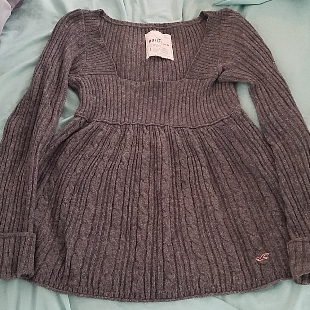 Hollister sweater